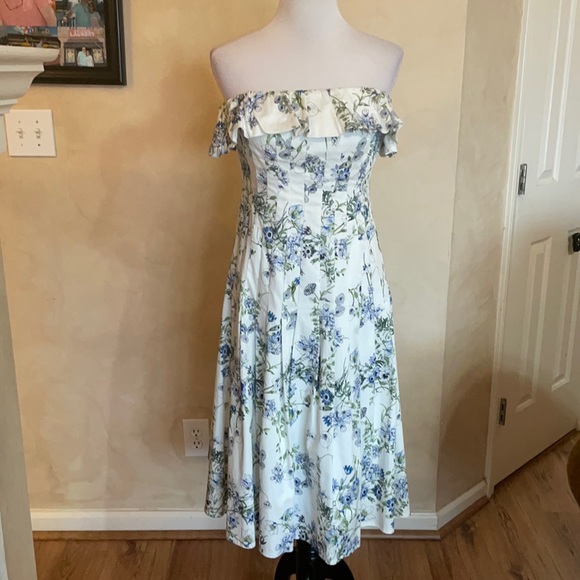 ANTONIO MELANI Dresses & Skirts - Antonio Melani Dress